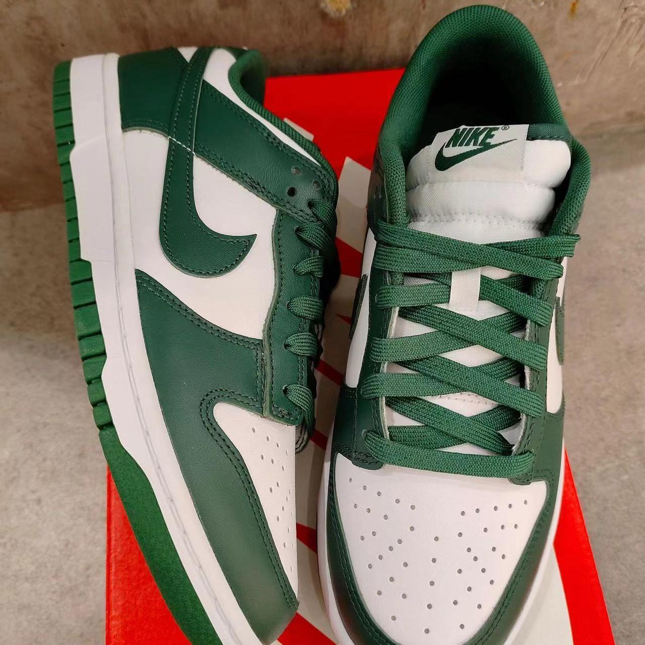dunk low retro michigan state