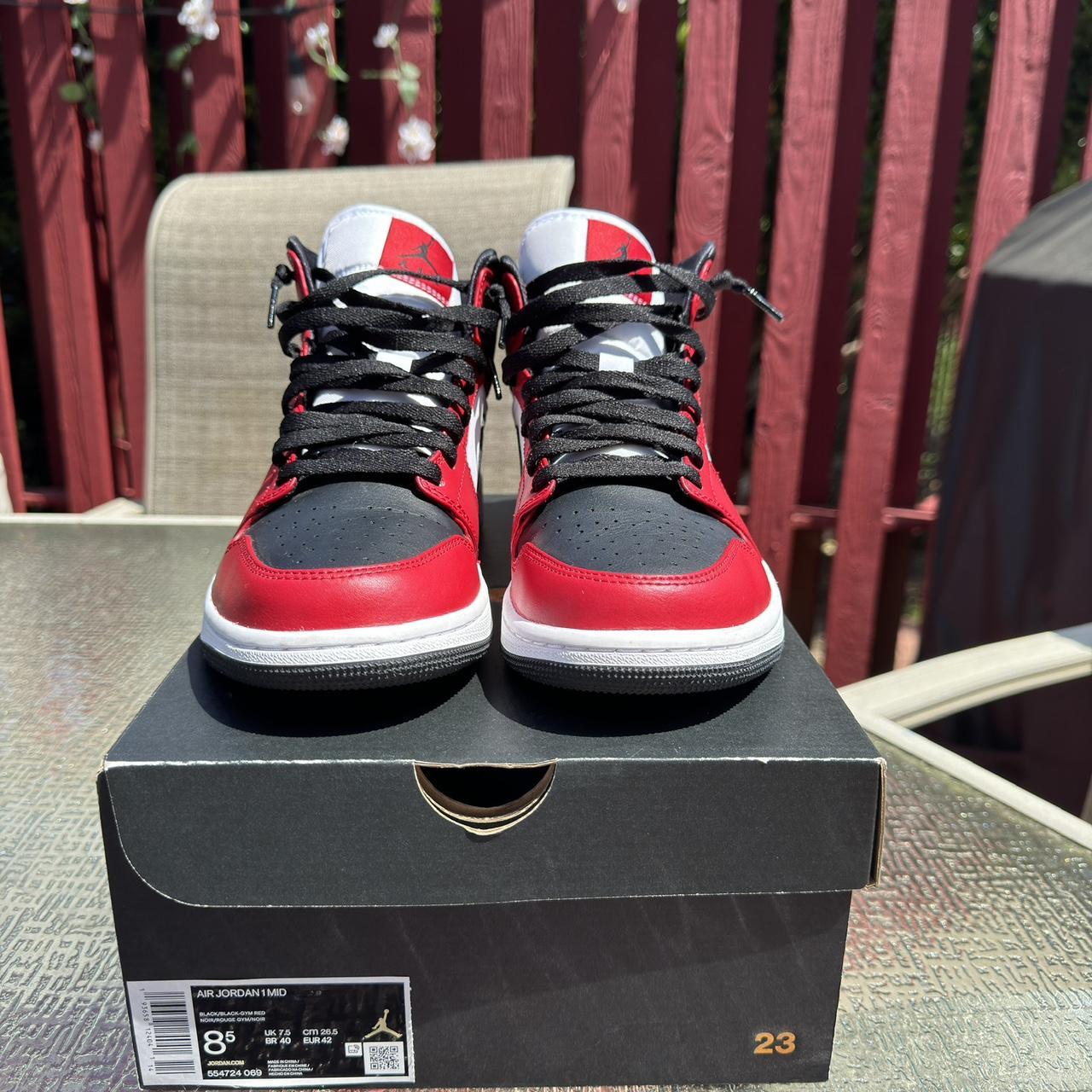 USED Jordan 1 Mid Chicago Toe SIZE 8.5 MENS. Depop