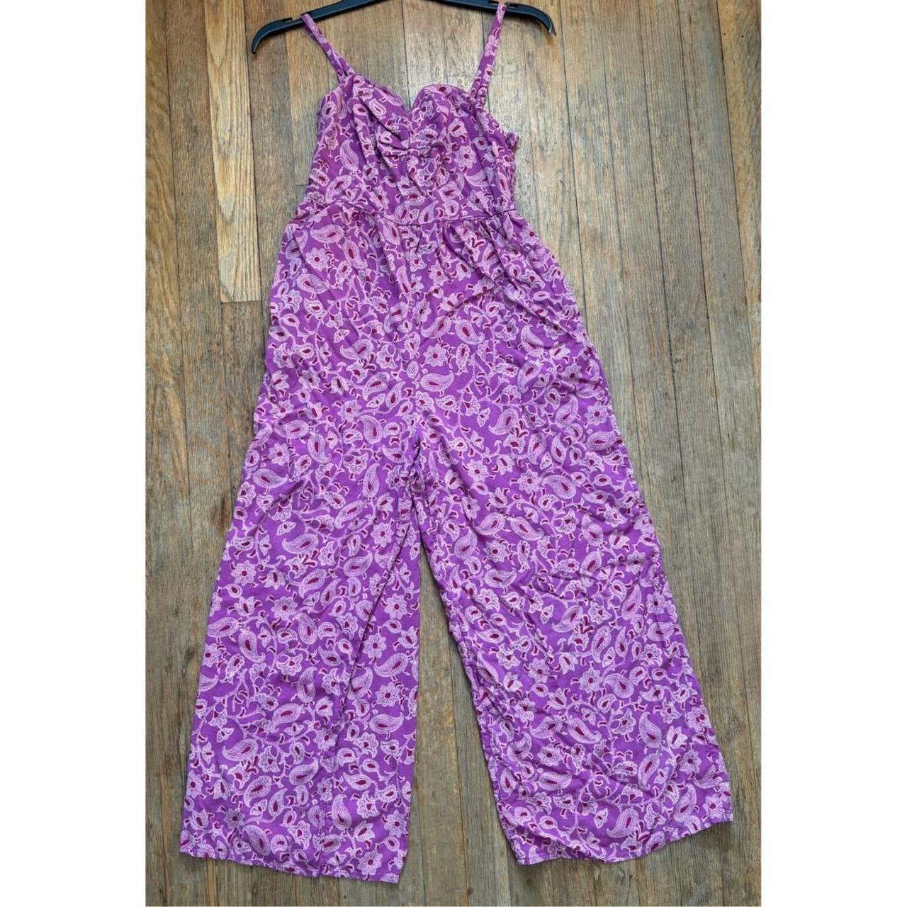 item listed by catseyecurations