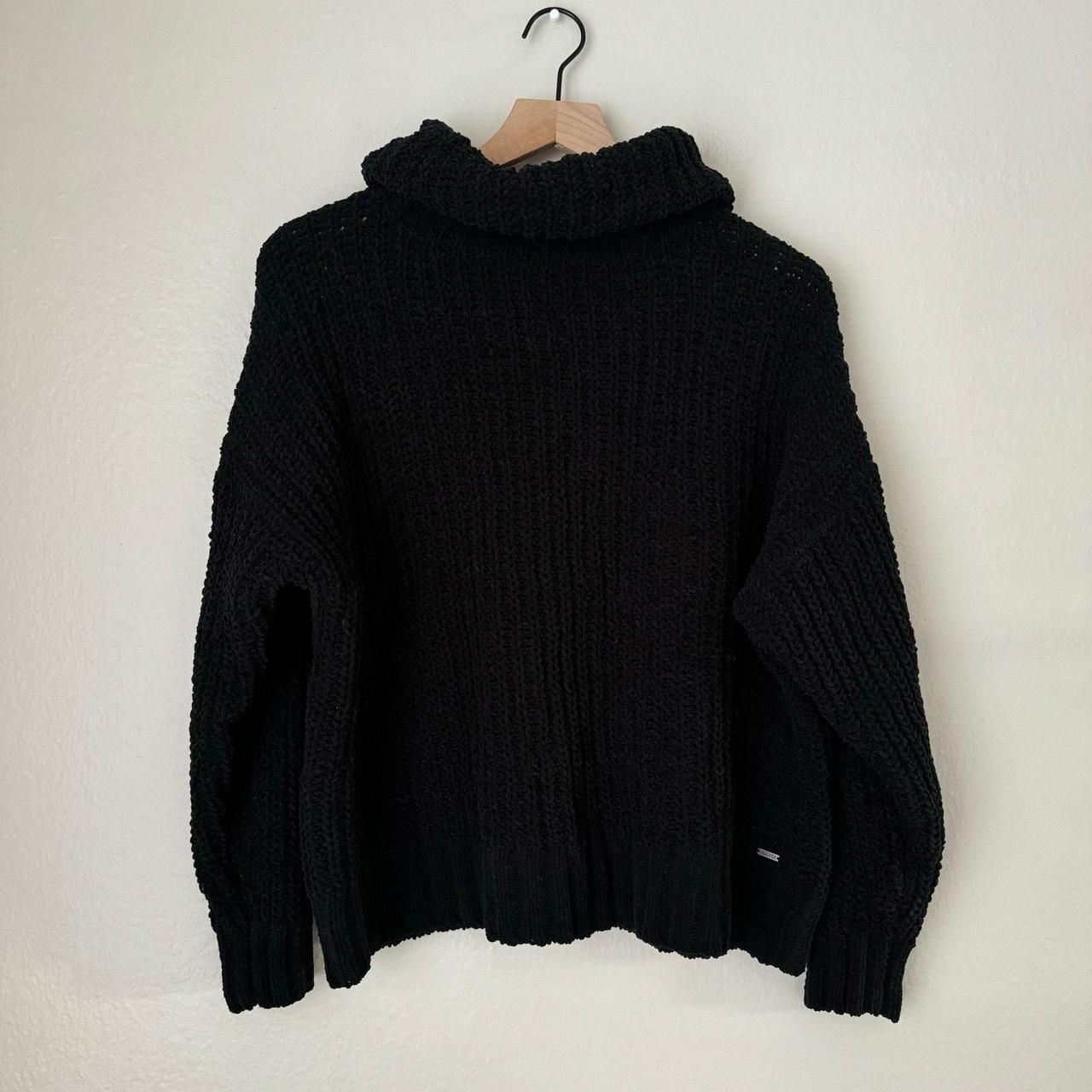 Hollister black turtleneck hotsell