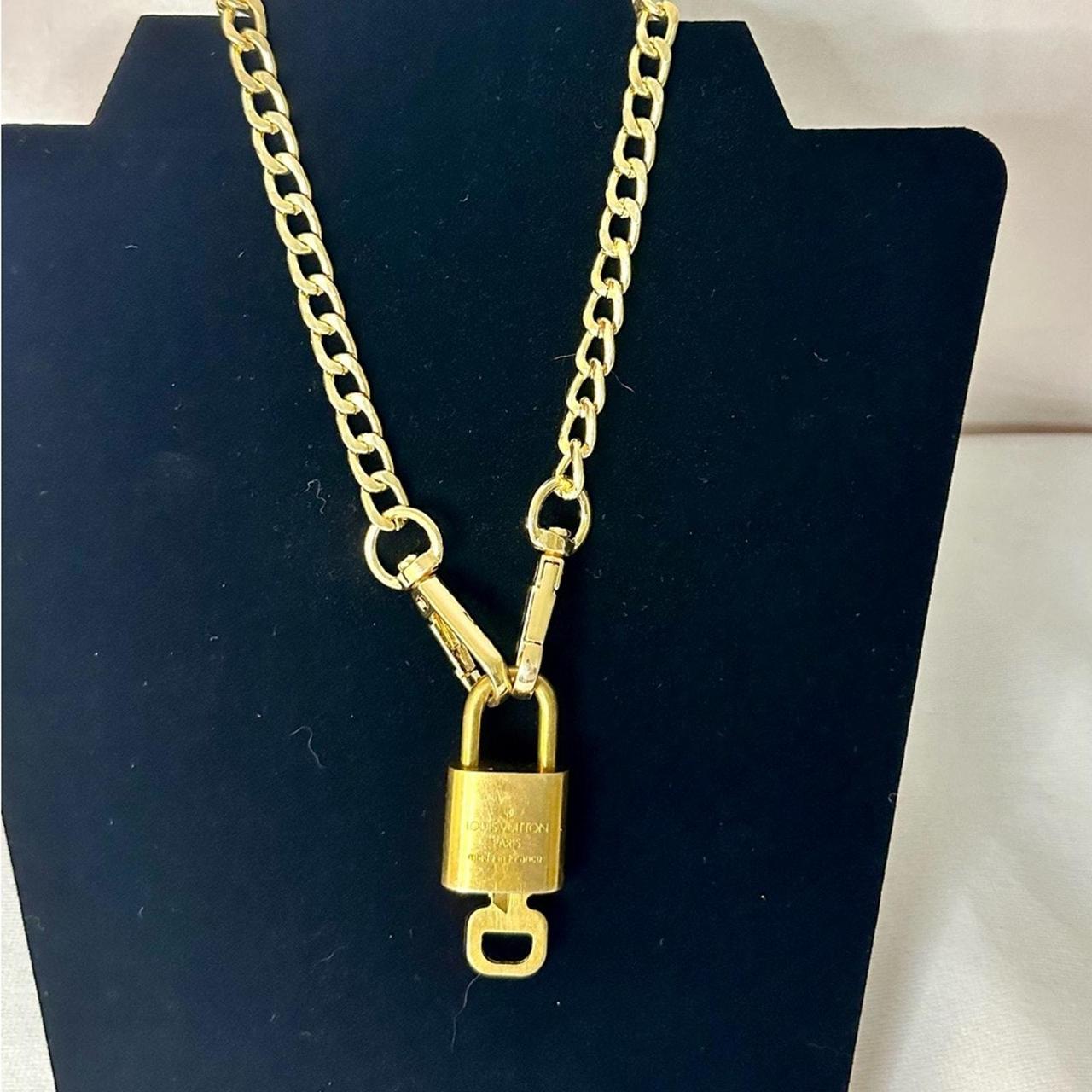 Deals Louis Vuitton Lock & Key + unbranded chain