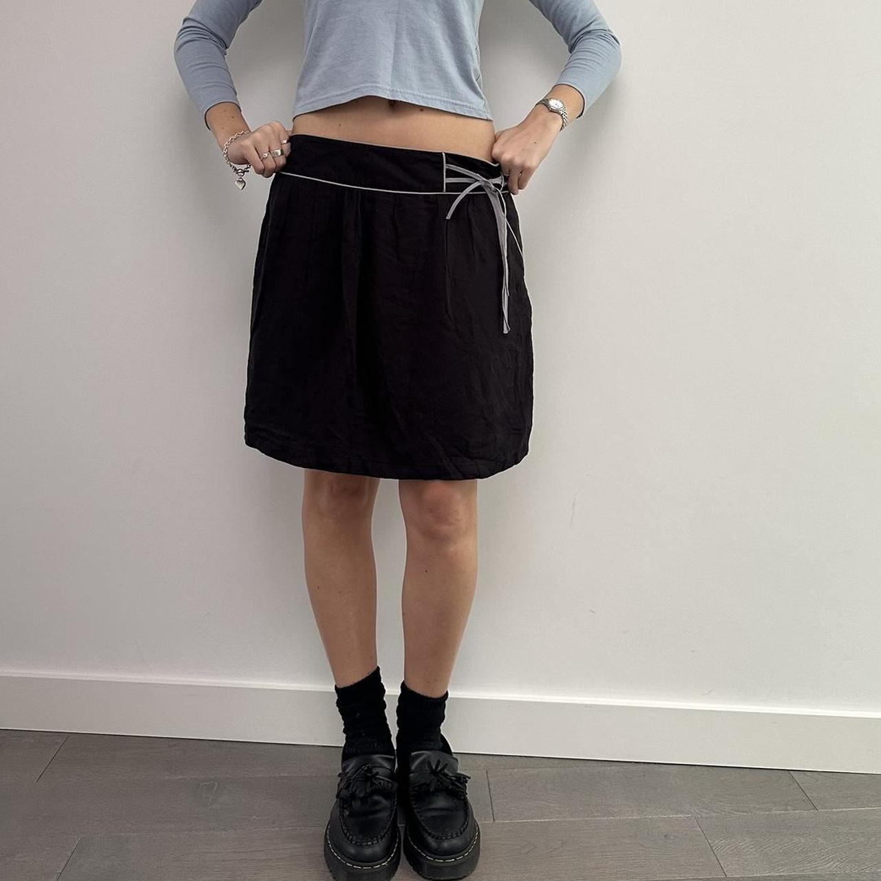 Vintage bubble style mini skirt from Camaïeu. Black... - Depop