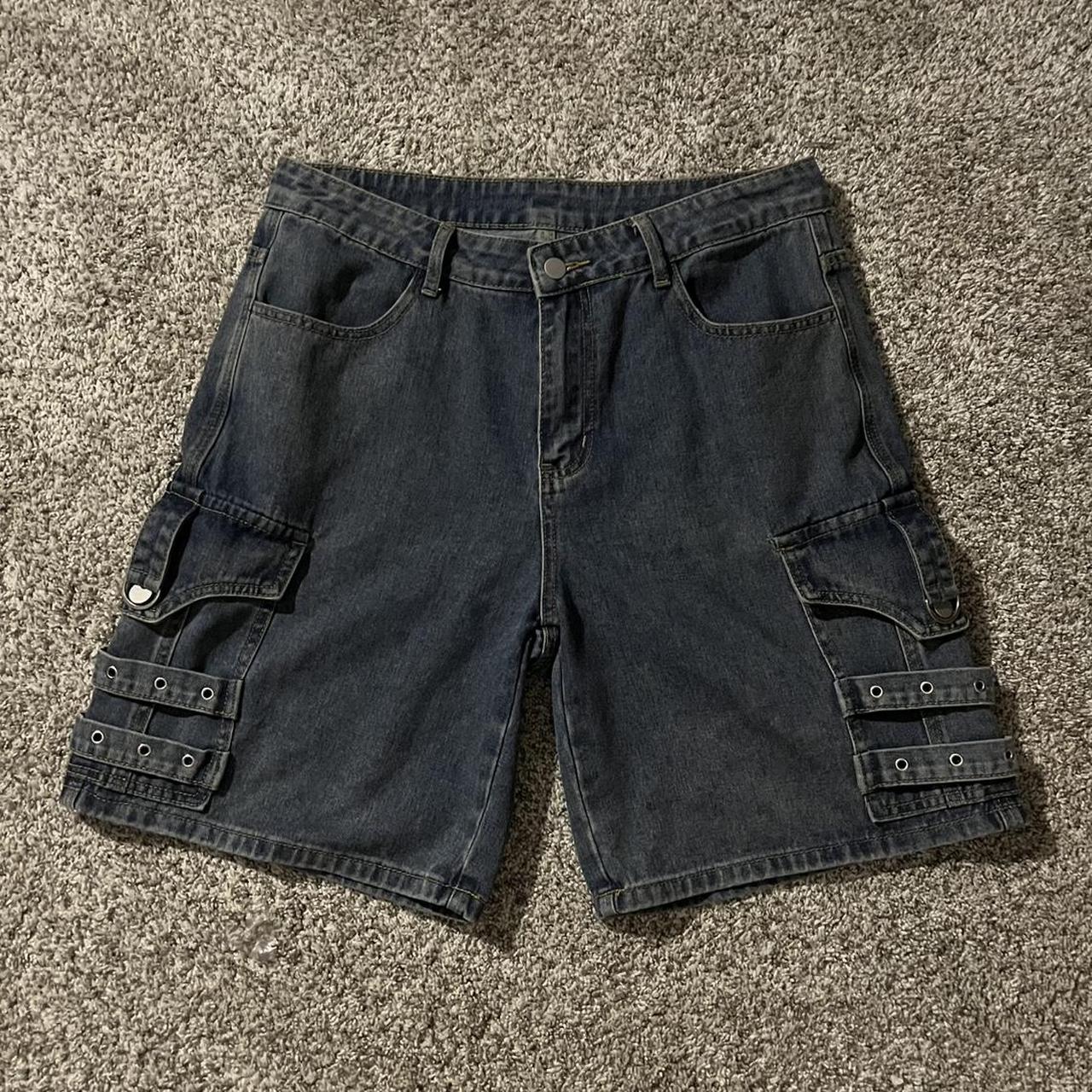 item listed by vinoutside_