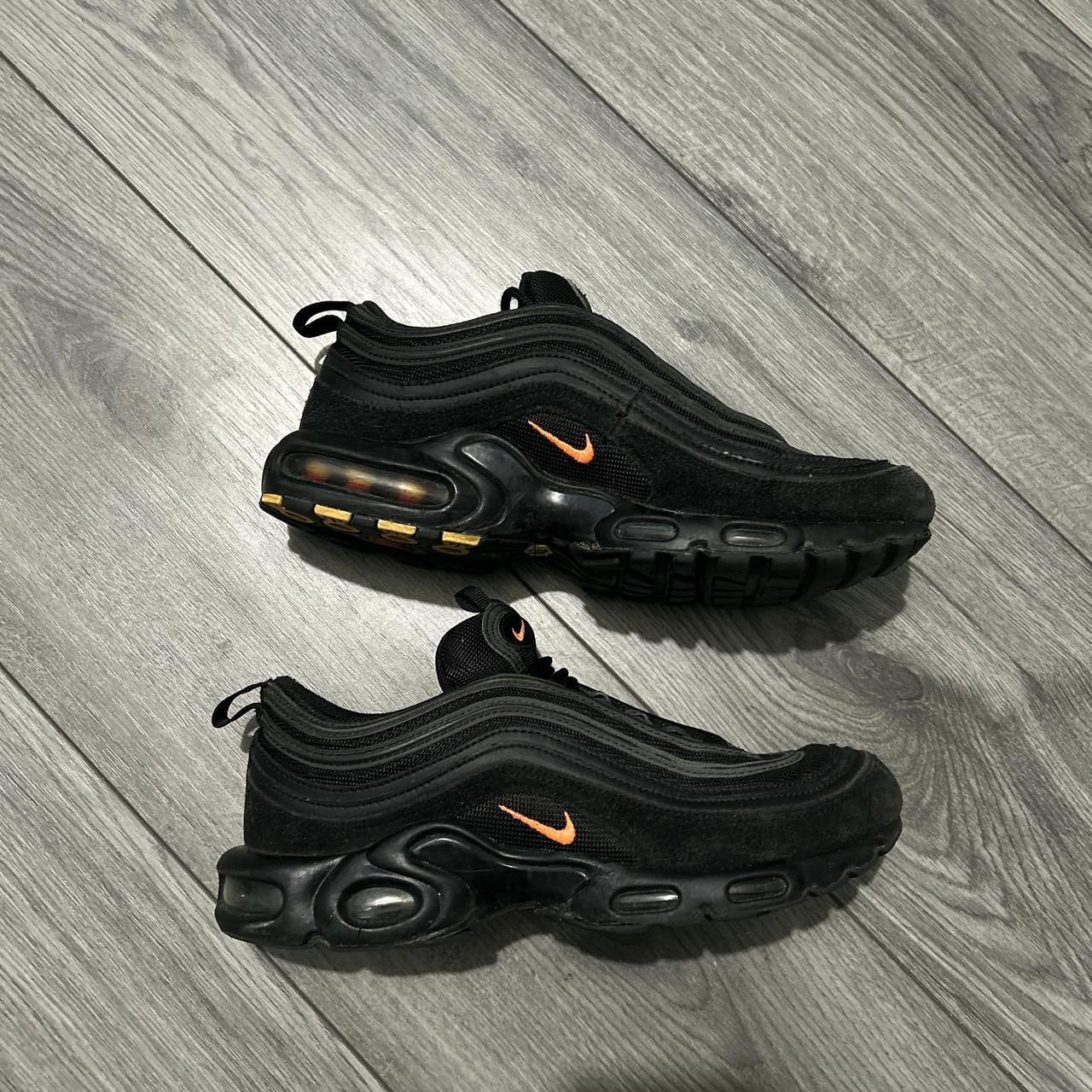 Nike tuned 97 black hyper crimson best sale