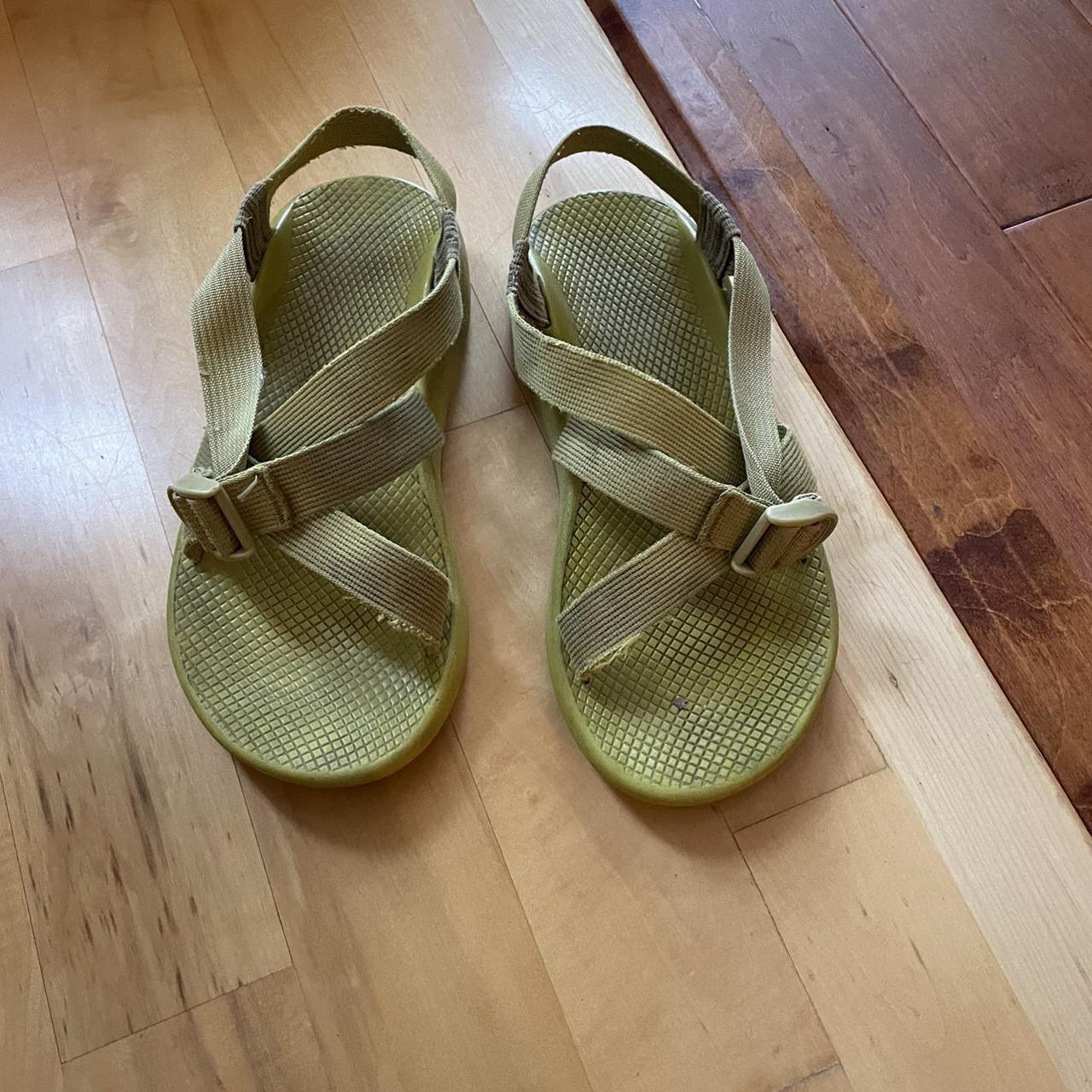 Yellow sale chaco sandals