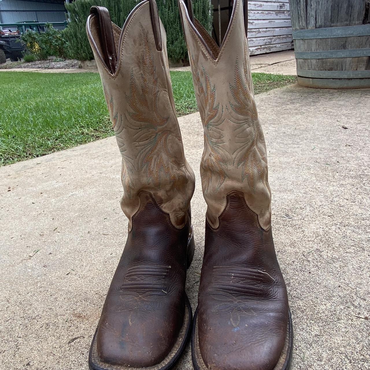 Justin Boots Size 9 1/2B Justin Bent Rail Camel... - Depop