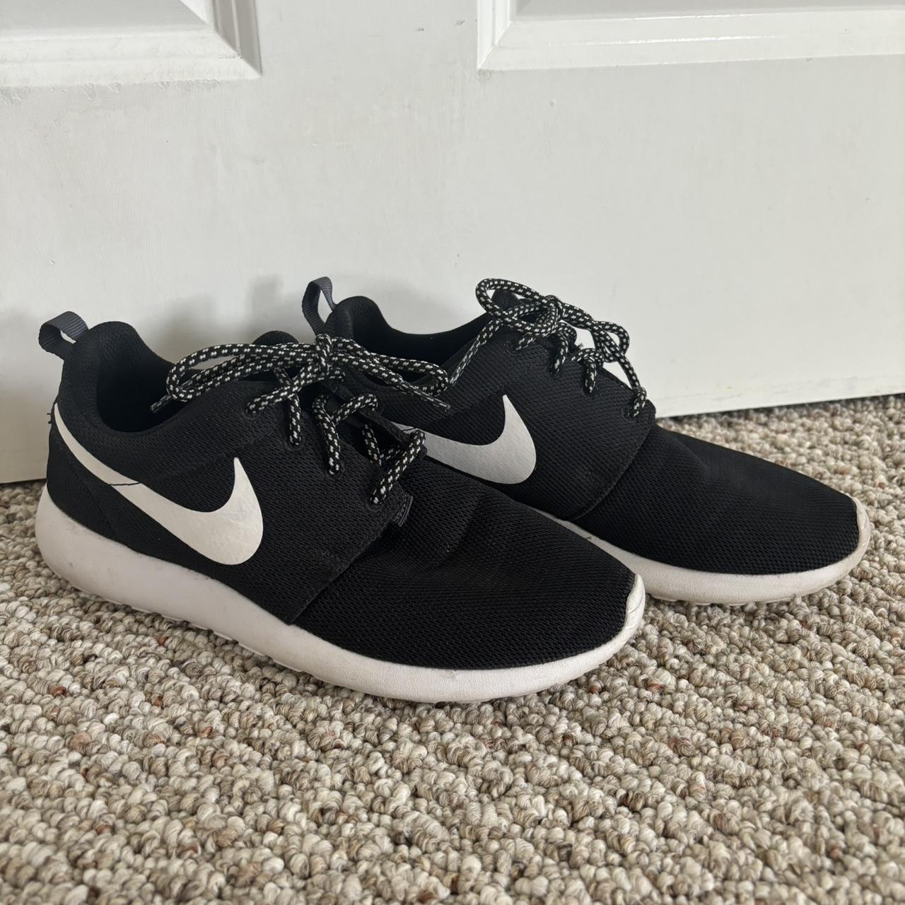 womens nike roshe tennis shoes