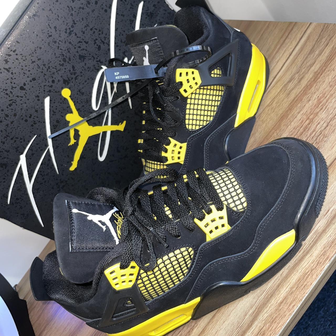 mens yellow and black jordans
