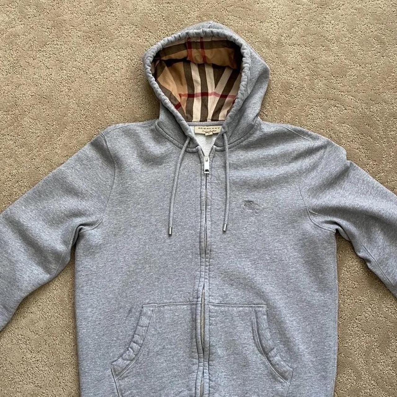 Tシャツ・カットソー BURBERRY Men Hoodies 8101847 C1761 GREY Burberry Zipped Hoodie | Grey | FARFETCH