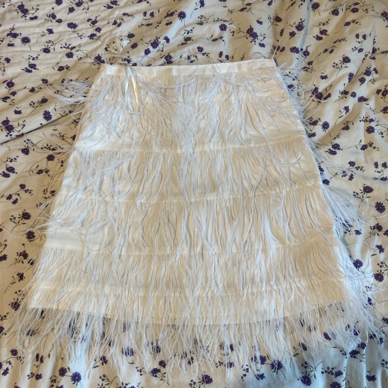 Karen Millen Women's White Skirt Depop
