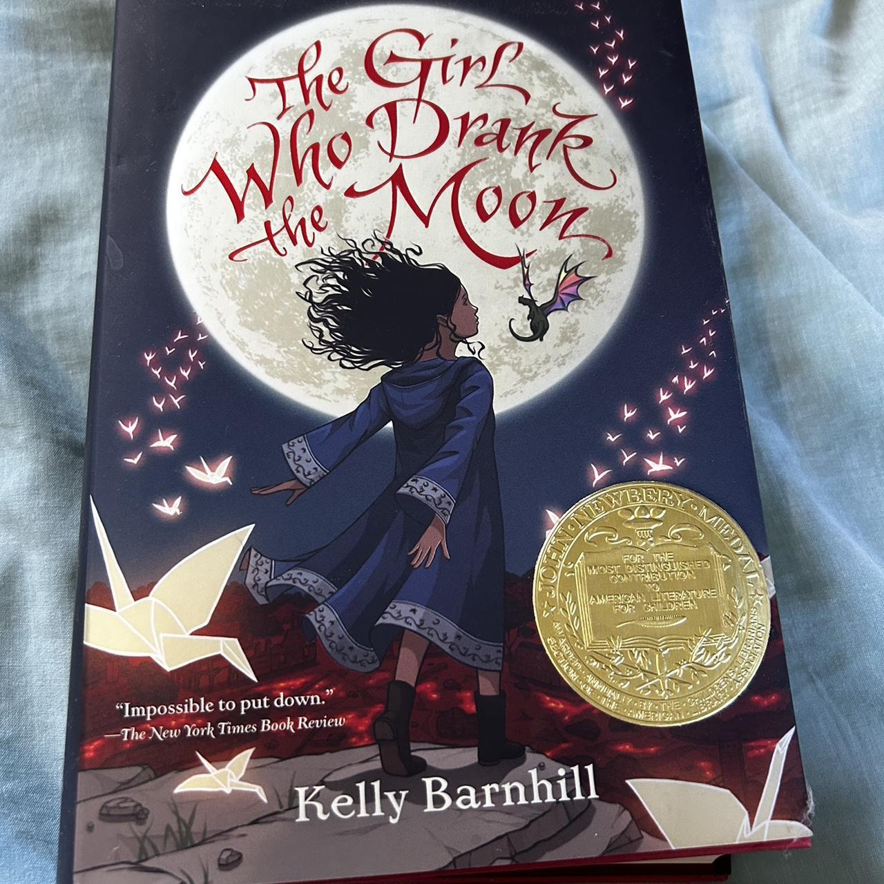 The girl who drank the moon Author : Kelly Barnhill - Depop