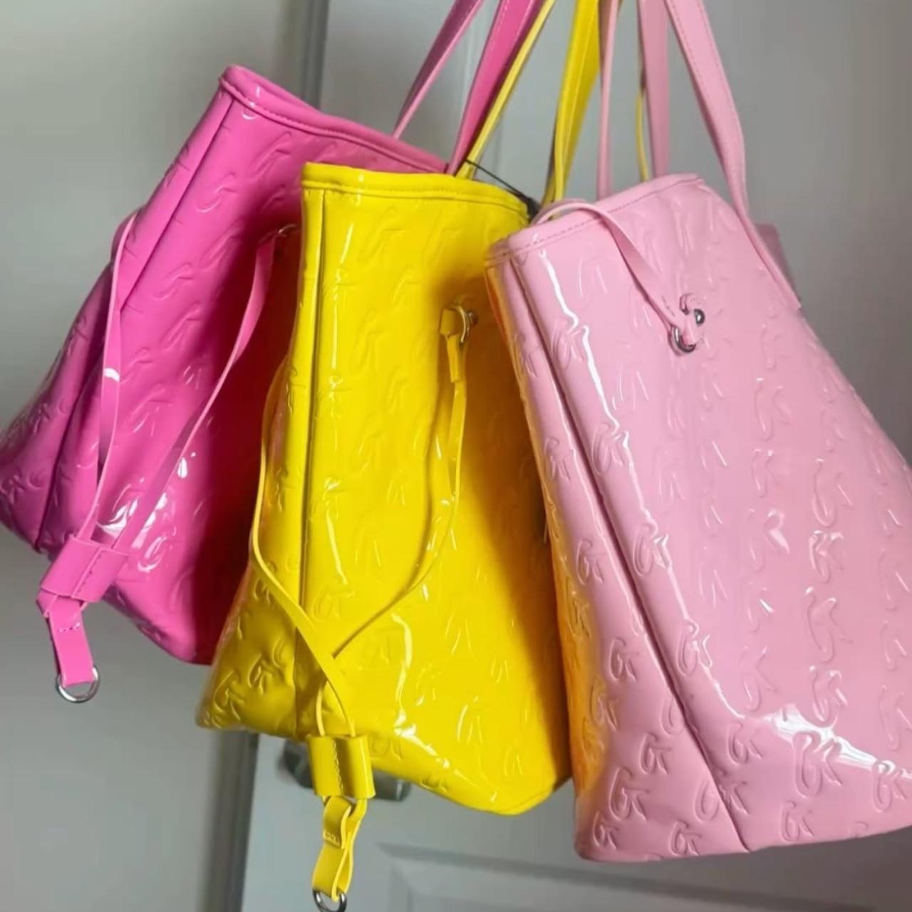 Glamglow women's multi colour bag