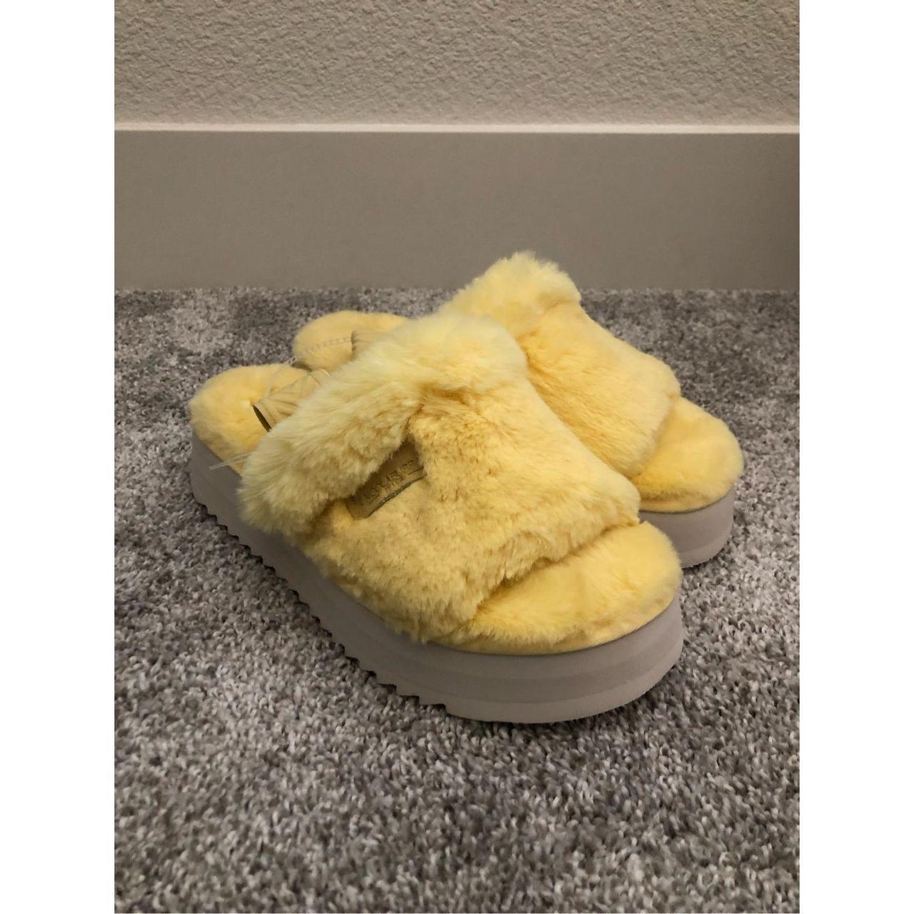 Yellow fur 2024 ugg slides