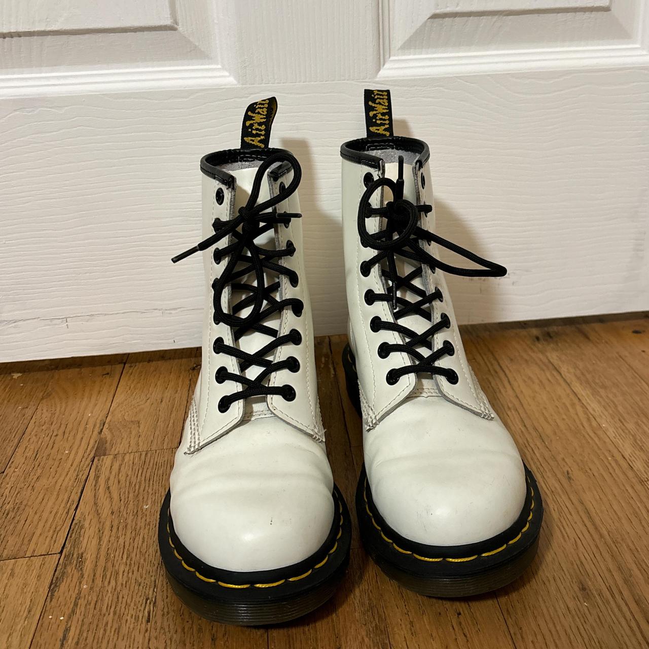 US women s 7 Cream Doc Martens Boots Worn Very good