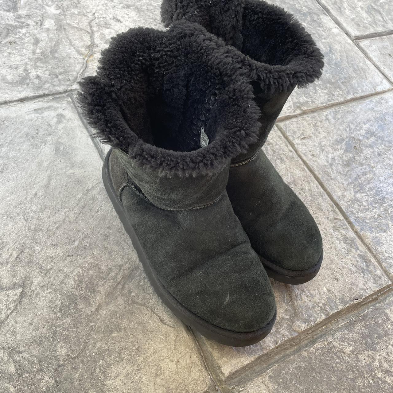 Ugg boots offers size 9