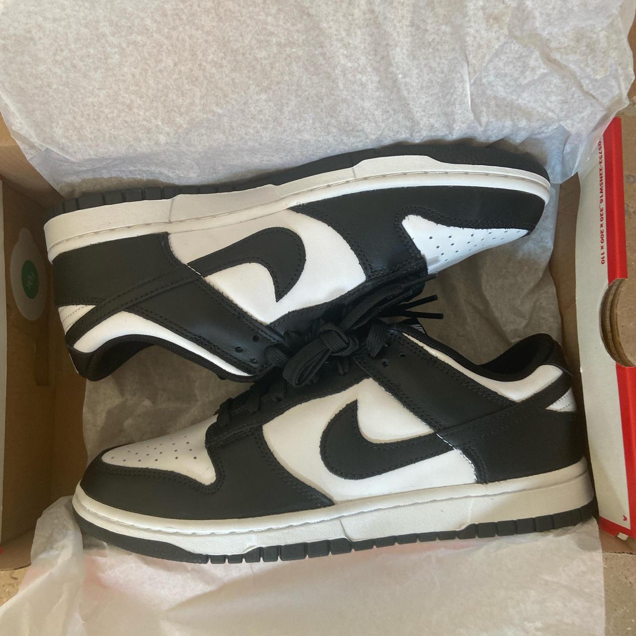 ＮIKE Dunk Low Panda outlet Never worn before. Box included