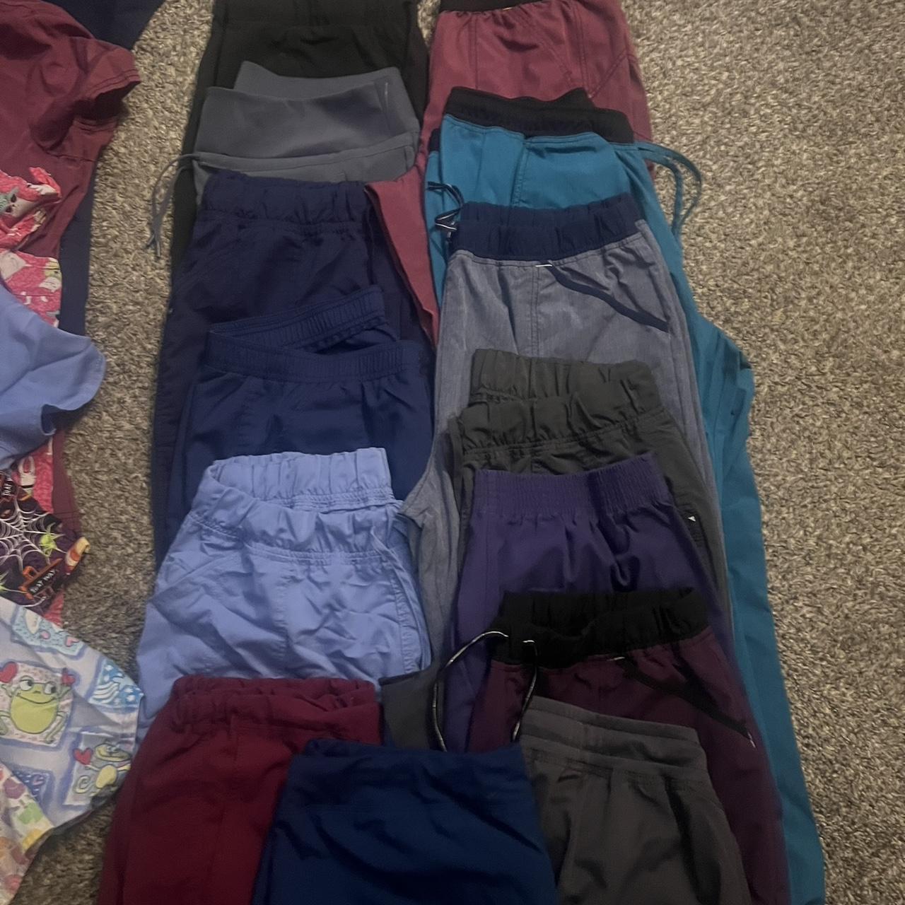 Women's Top - Multi - L – Multiple sets of scrubs… - image 4