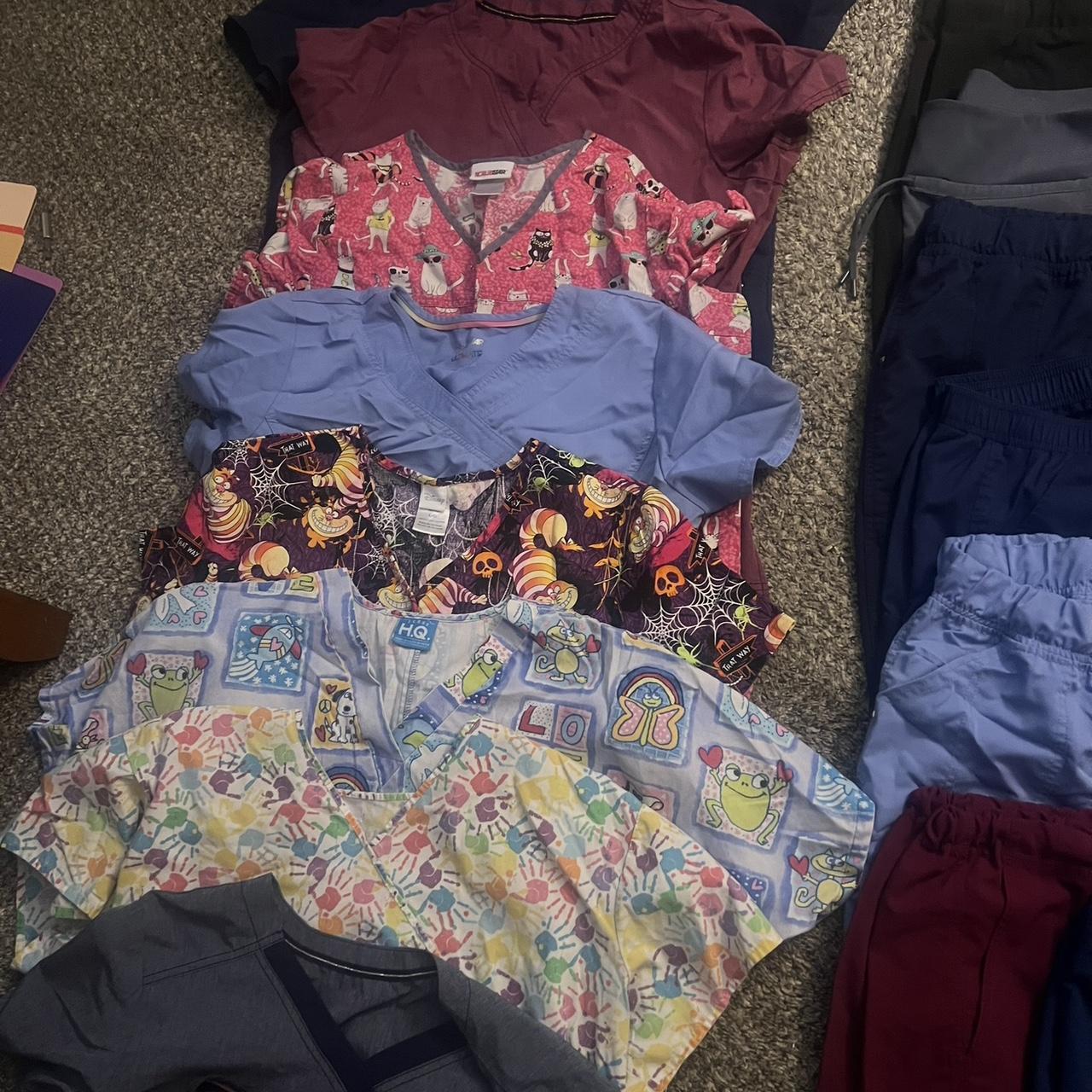 Women's Top - Multi - L – Multiple sets of scrubs… - image 5