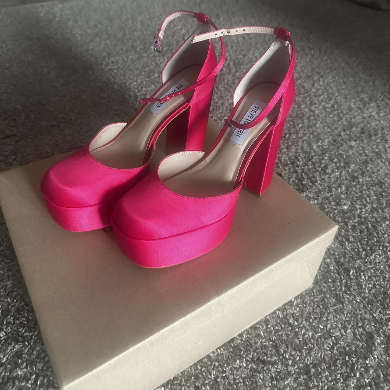 Steve Madden Agata Satin Platform Pumps, Womens