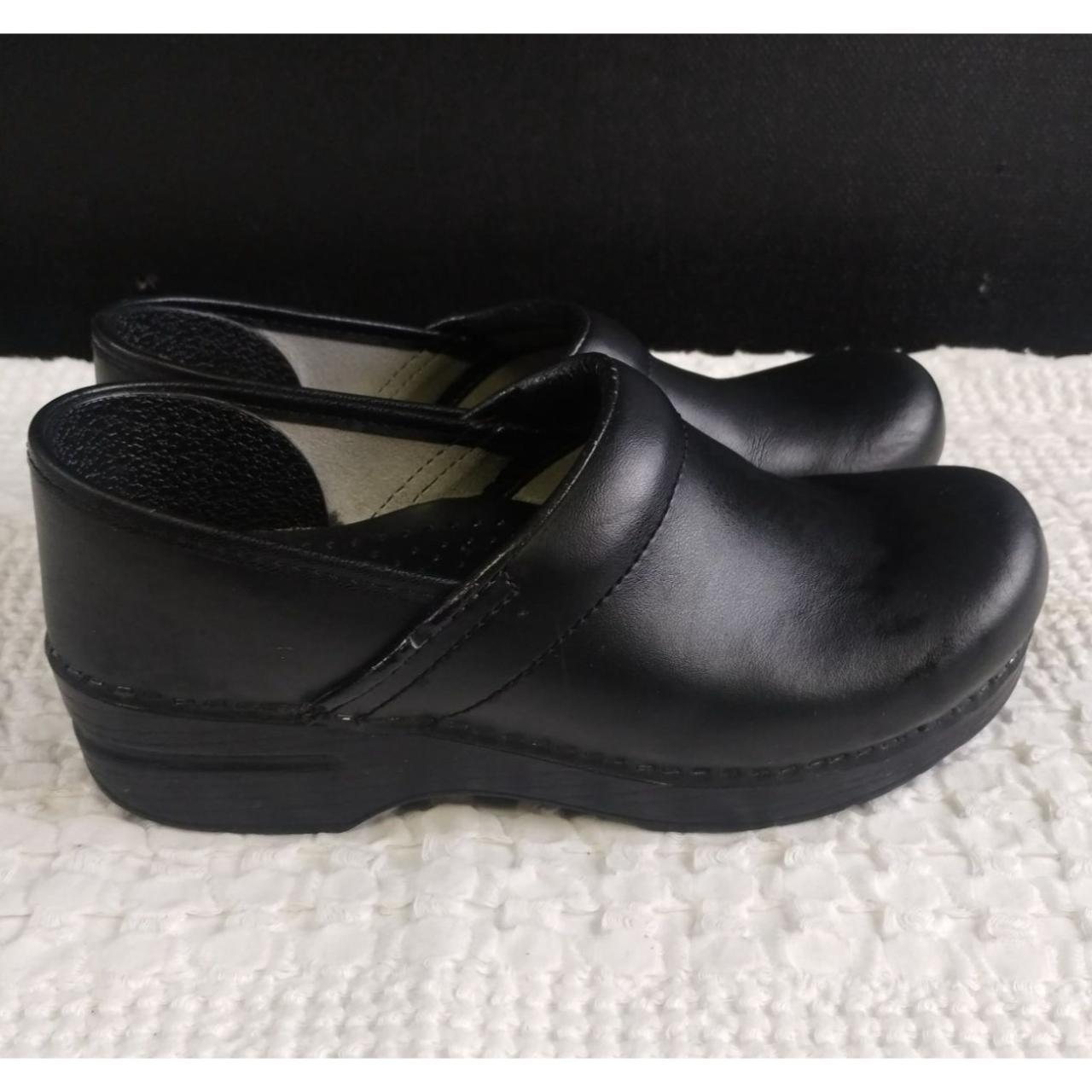 Dansko Women's Black Shoes/Clogs/Slip-ons Size 39... - Depop