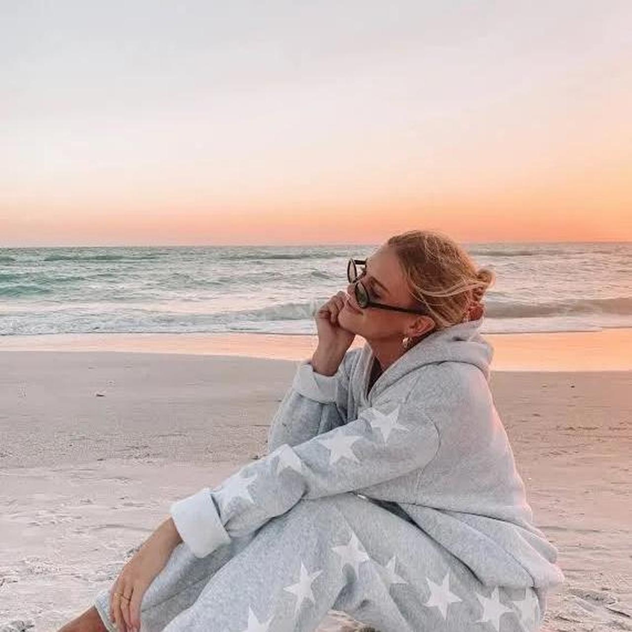 Brandy Melville Women's Hoodie Grey L – starfit white and grey