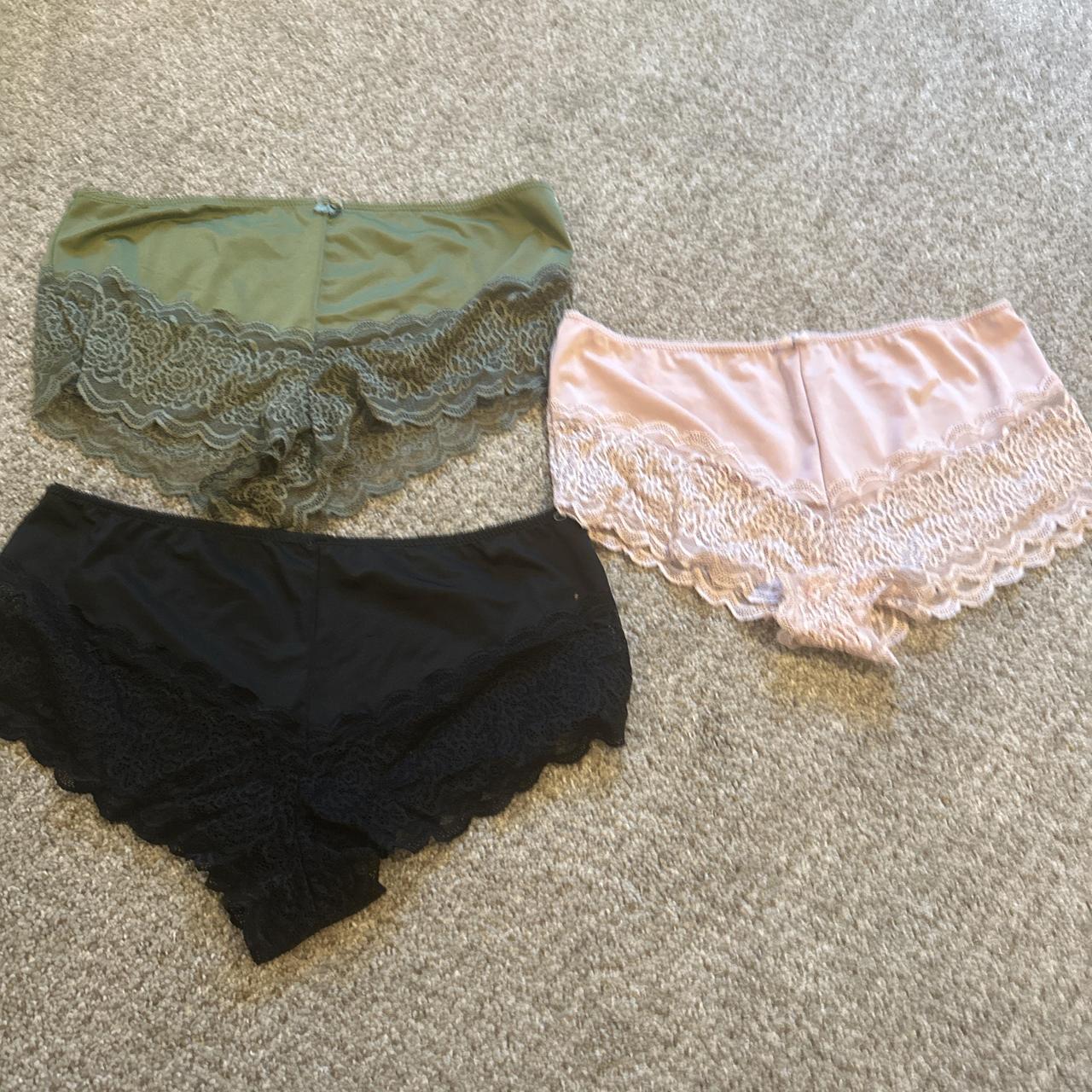 item listed by mirelys03