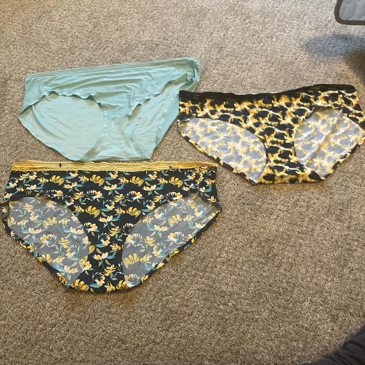 item listed by mirelys03