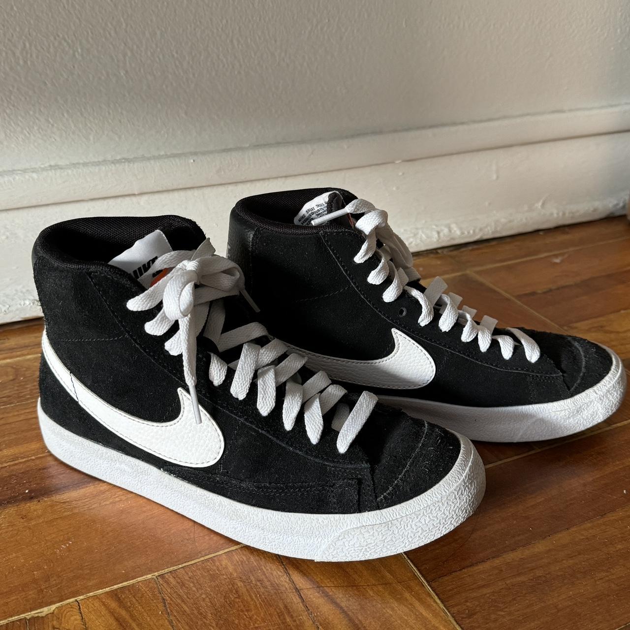 Nike wmns blazer mid suede vintage black hotsell