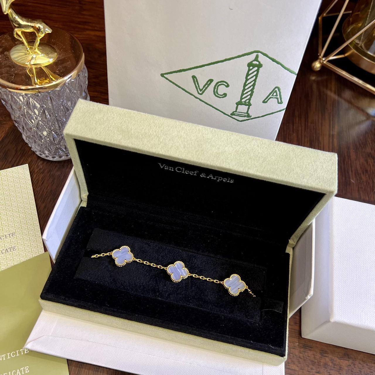 Van Cleef & Arpels Four shops Leaf Clover Bracelet