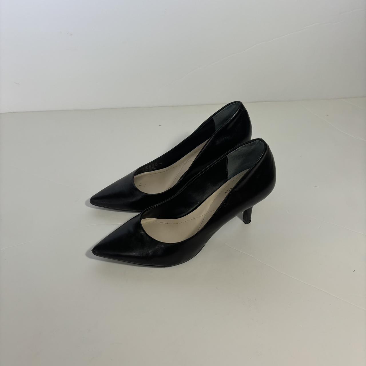 Alfani Women’s Step ‘n Flext Jeules