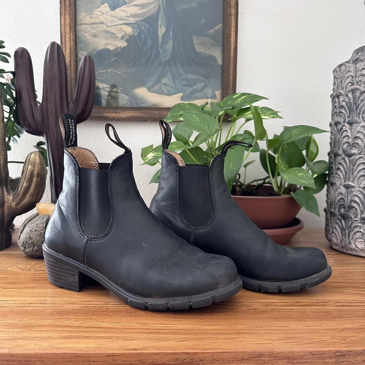 heeled blundstone boots