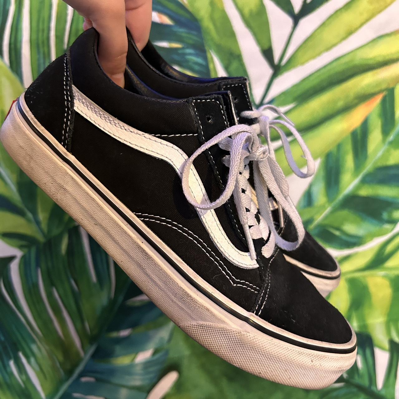 Black clearance vans cleaning