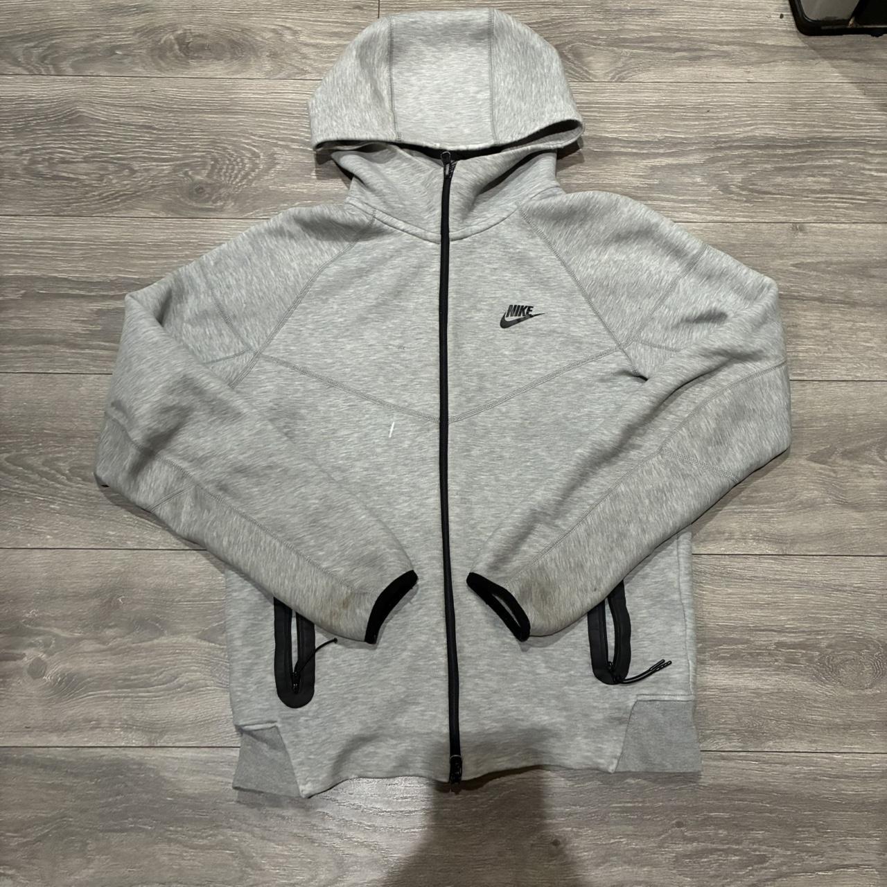 depop nike hoodie
