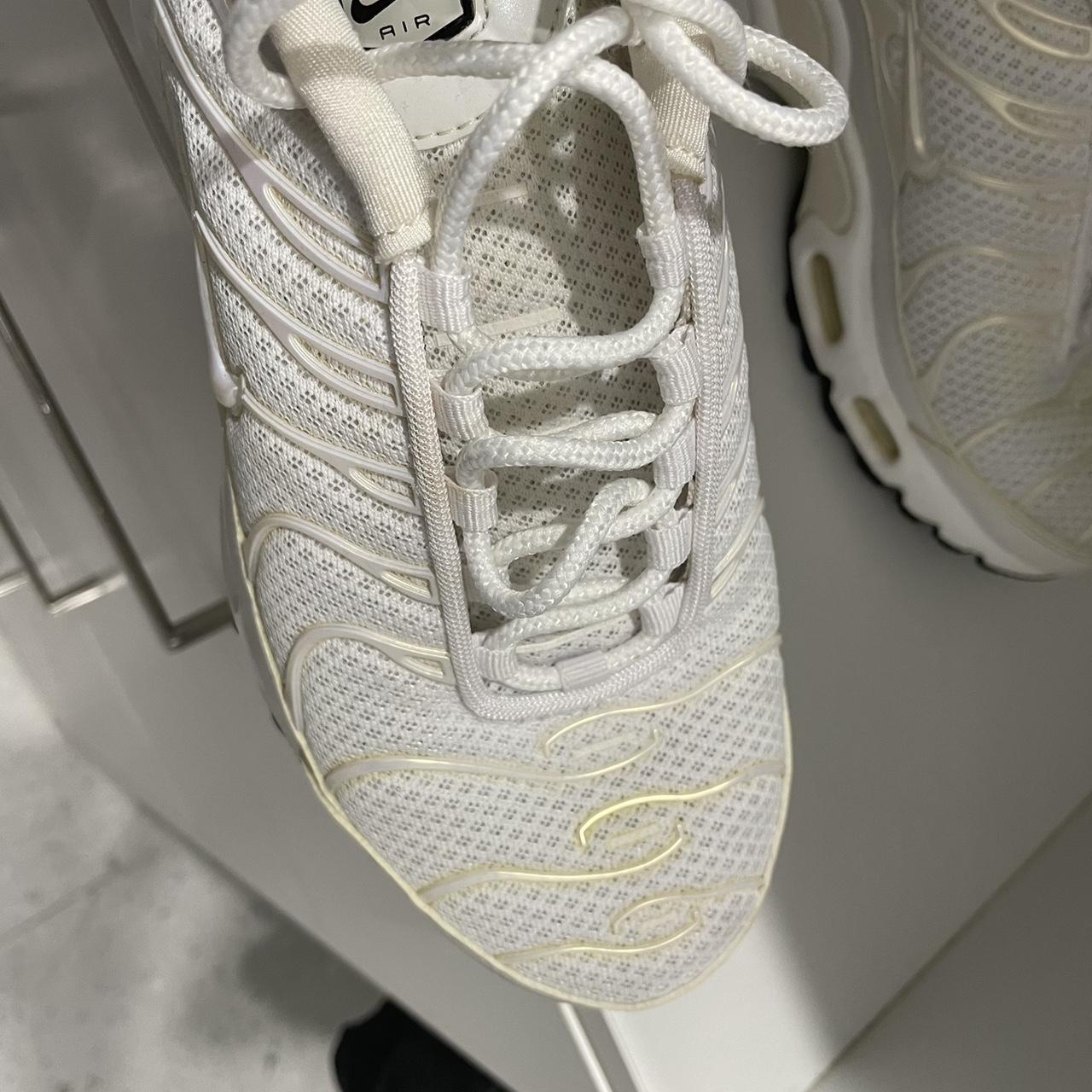 tns laces