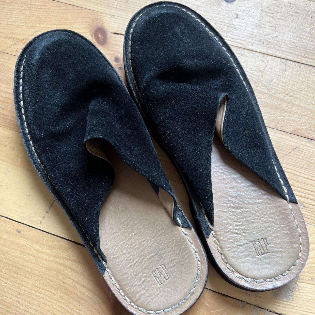 Gap store black mules