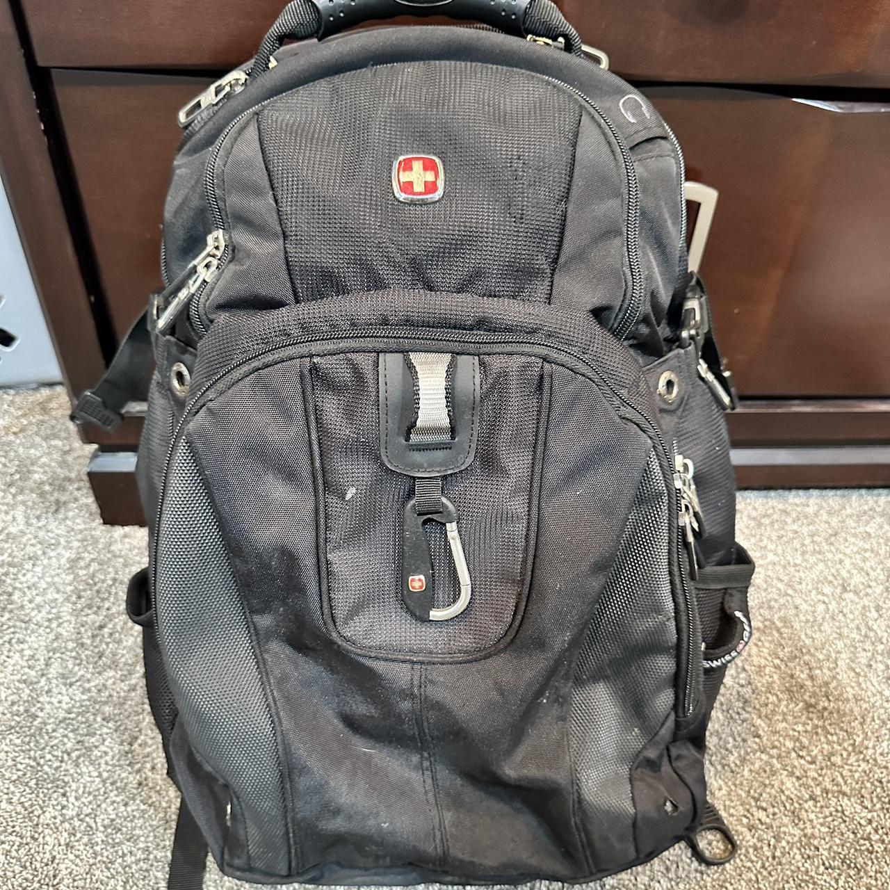 Alpine Swiss Gear Travel School BackPack. Has 6. Depop