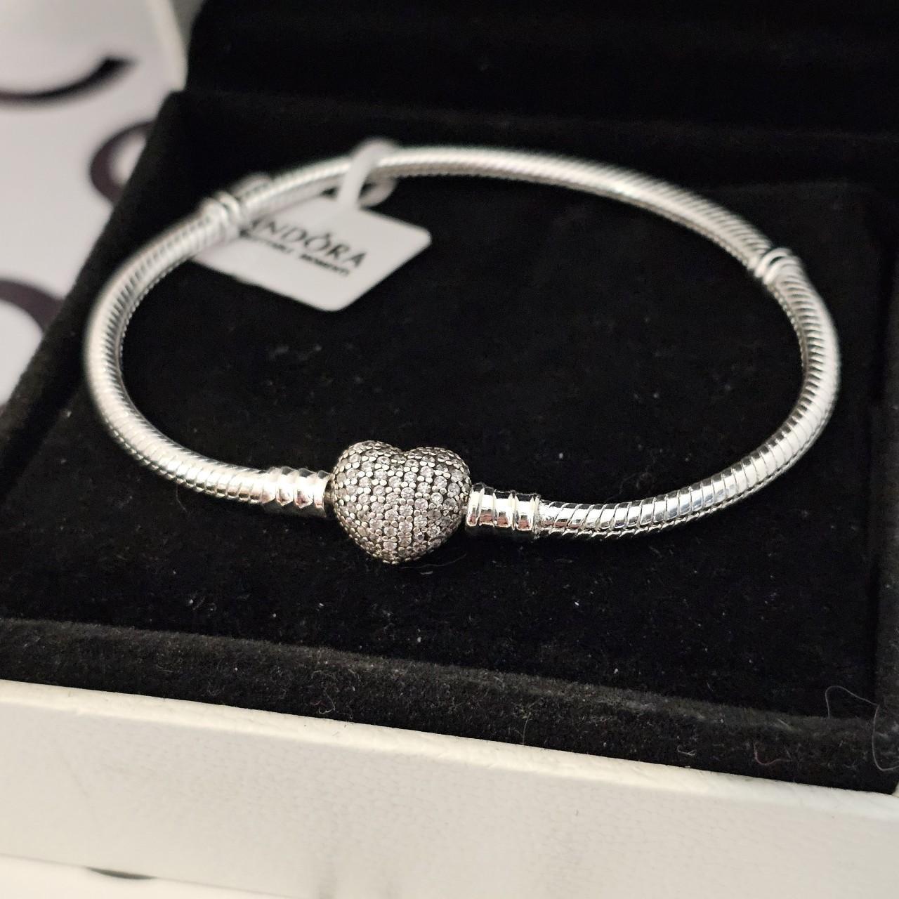 Pandora Moments Sparkling Heart Clasp popular Snake Chain Bracelet size 7.9