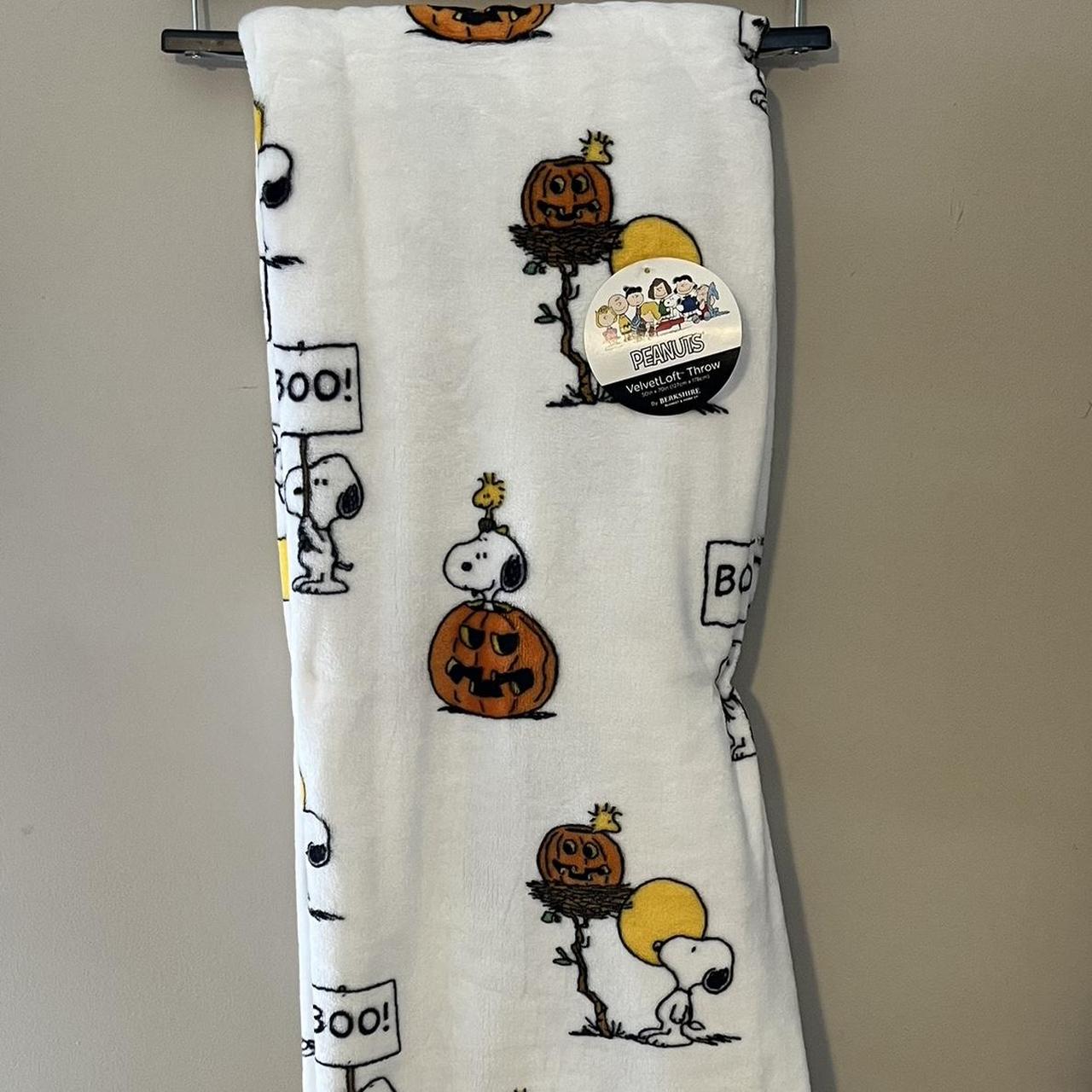 Peanuts Snoopy Halloween Throw hotsell Blanket