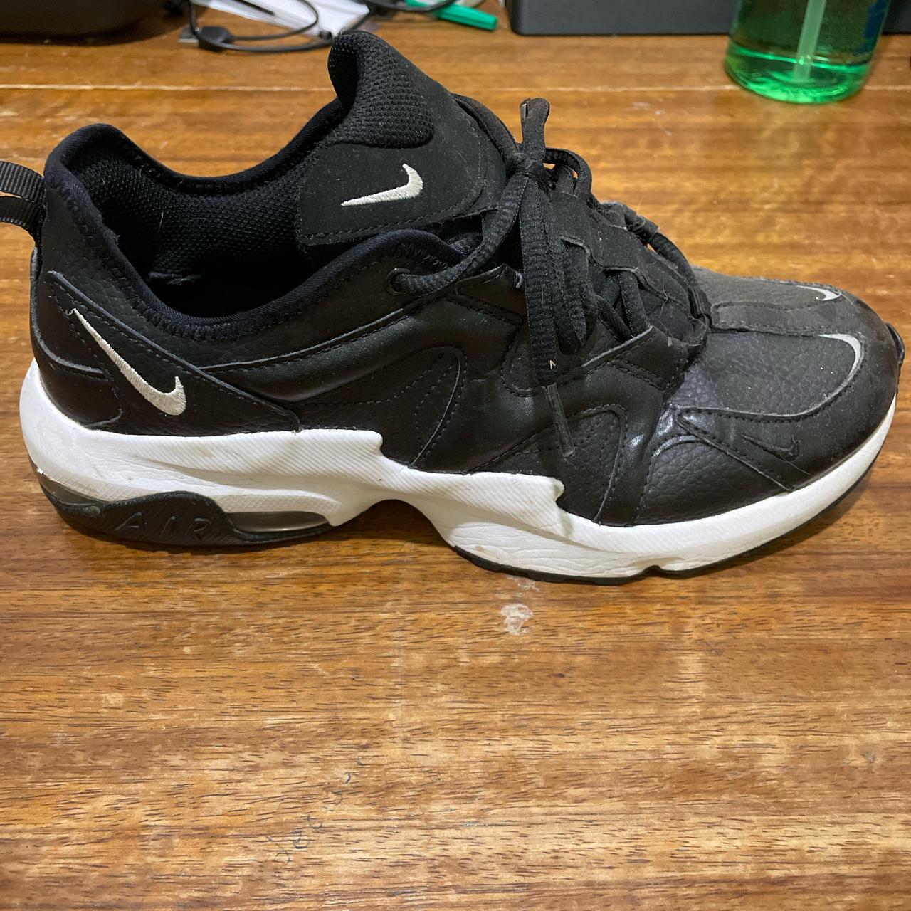 Nike trainers Size 7 UK Used but still in good... | Depop