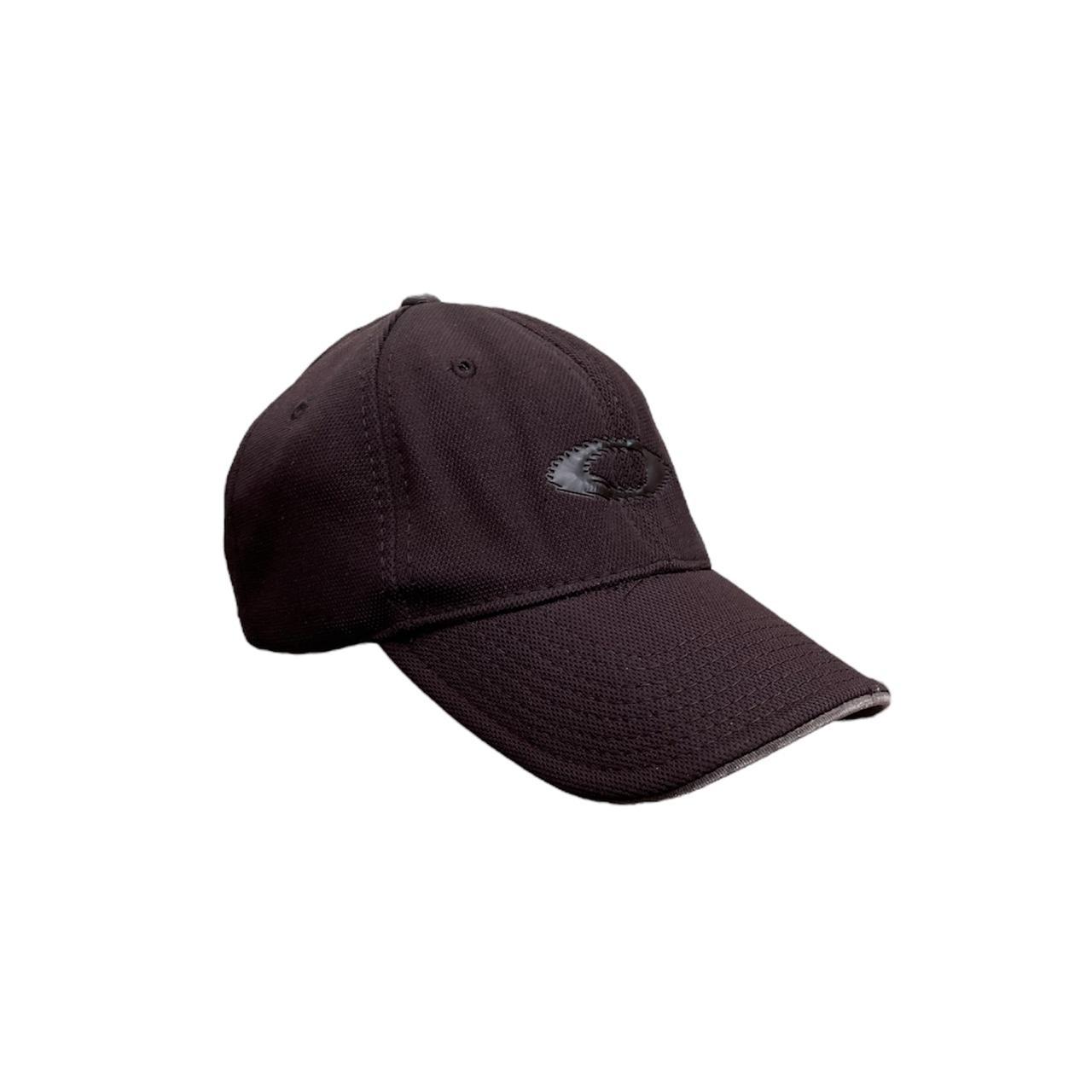 2000s Oakley Cap | sawtooth Oakley logo on the front | Depop