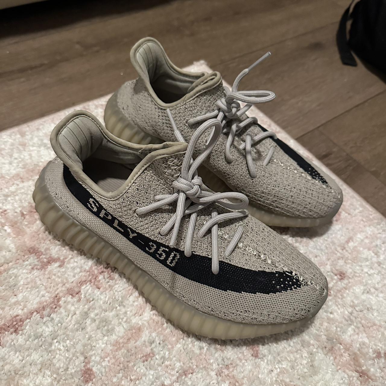 Yeezys Men s size 7 women s size 8.5 Only worn