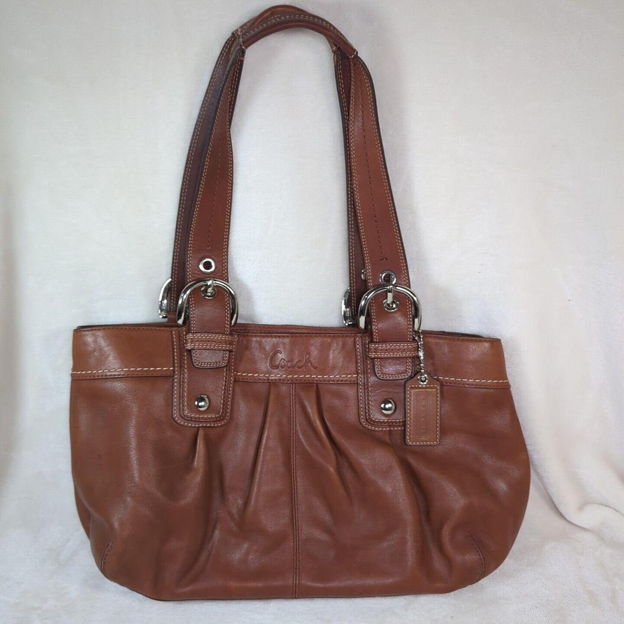 バッグ Coach Soho Accessory Pouch Leather Brown COACH Soho Purse Brown Pleated Leather Shoulder | Depop