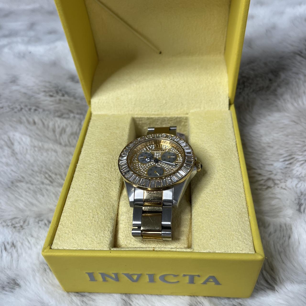 item listed by vakareeee