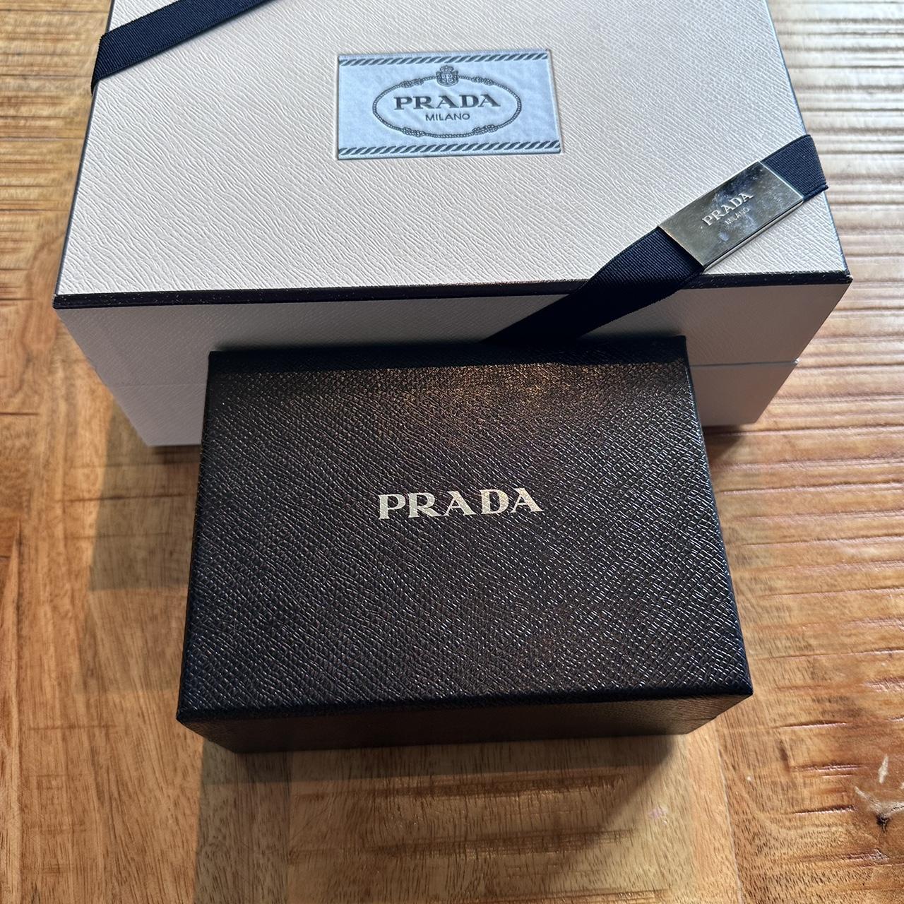 Prada buy Box