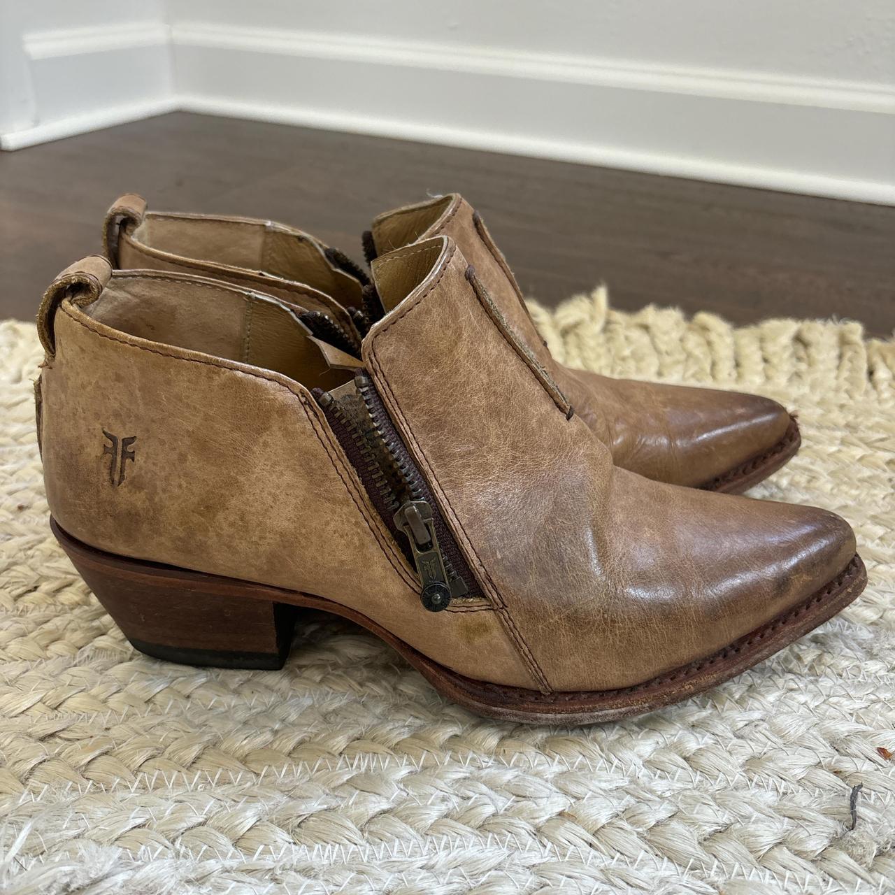 Frye sacha moto shootie fawn hotsell