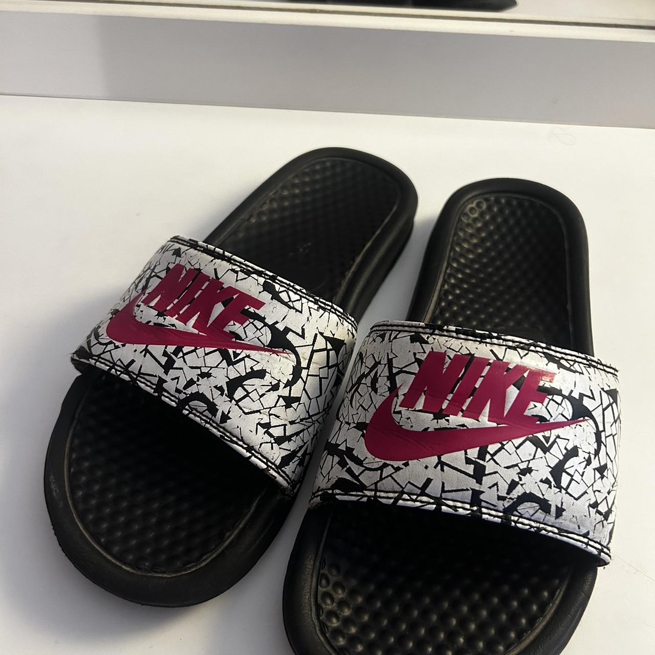 New nike girl slides on sale