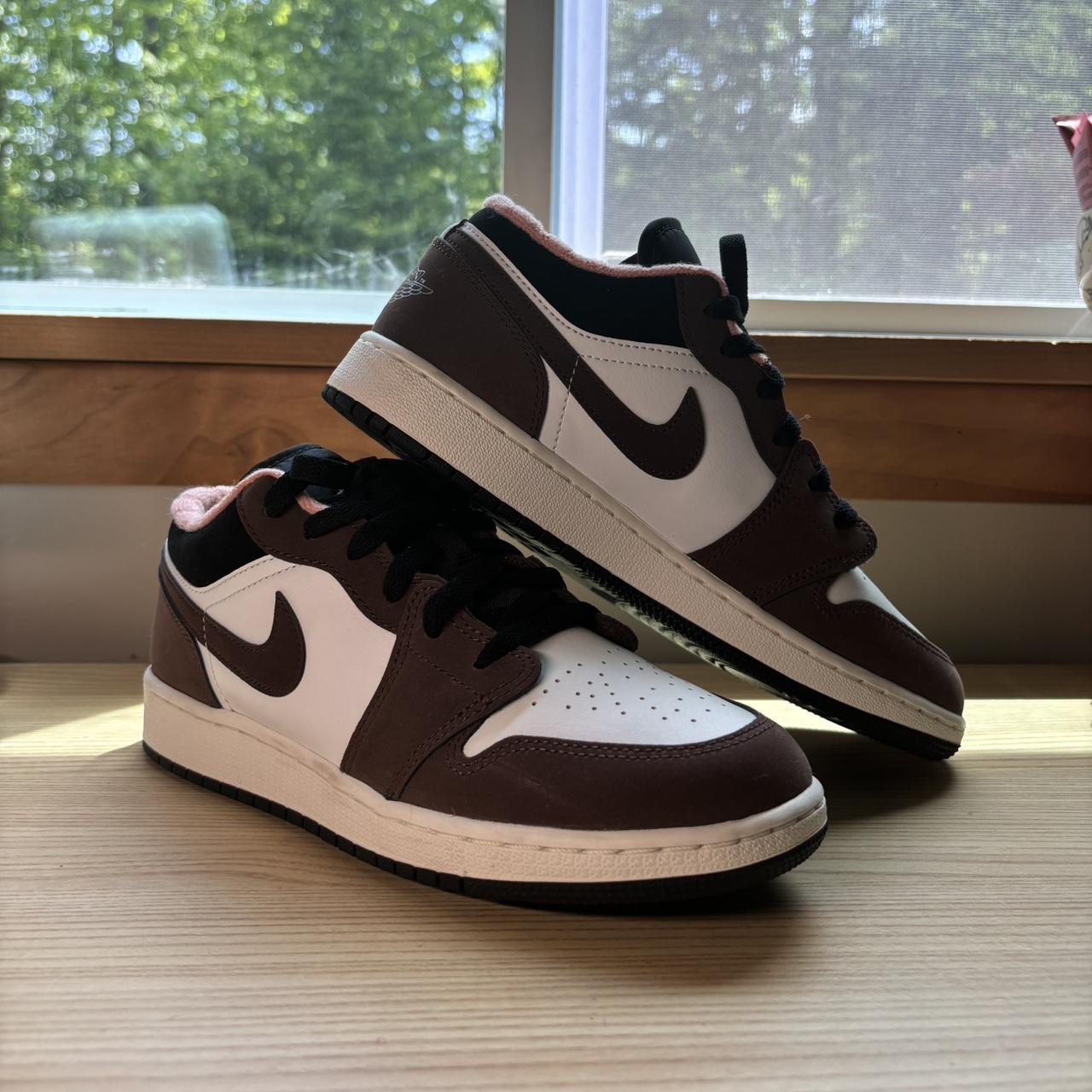 Jordan 1 Low Mocha Womens hotsell 7.5