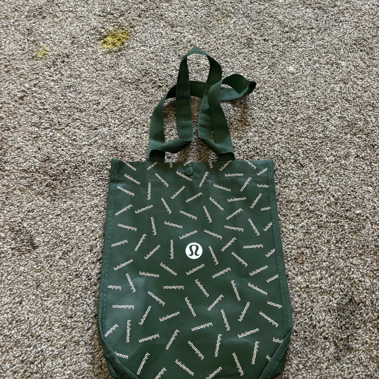 limited edition Christmas lululemon bag great for a... - Depop