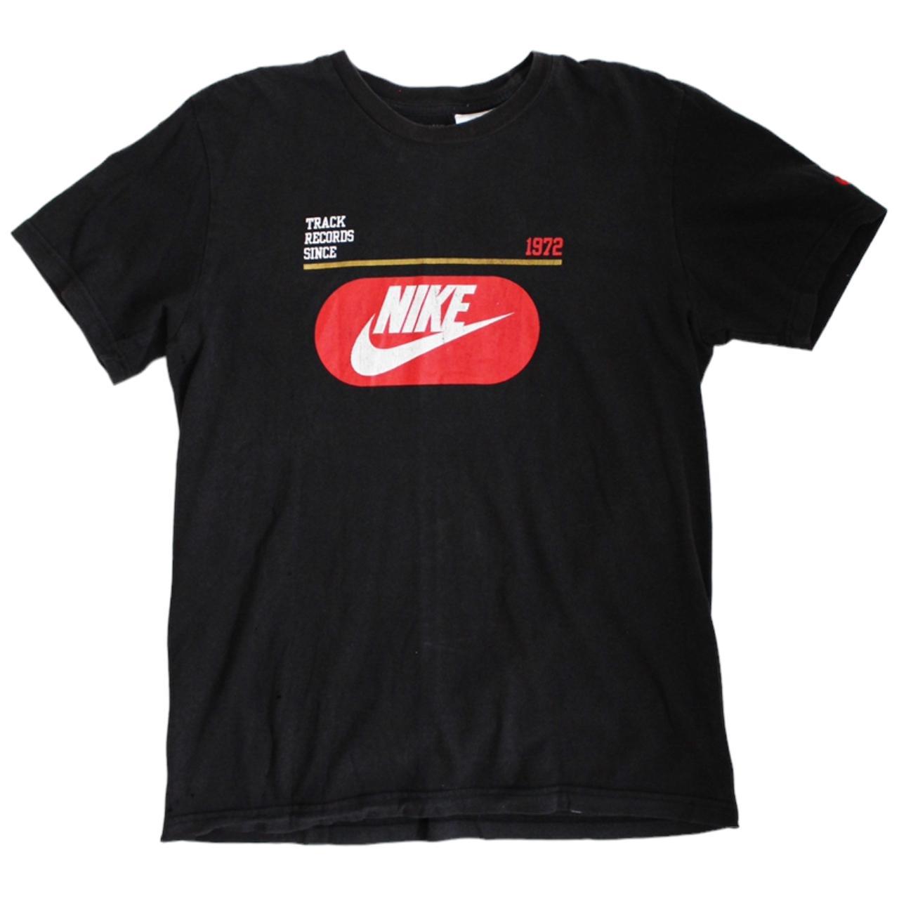 Nike Men's Black and Red T-shirt | Depop