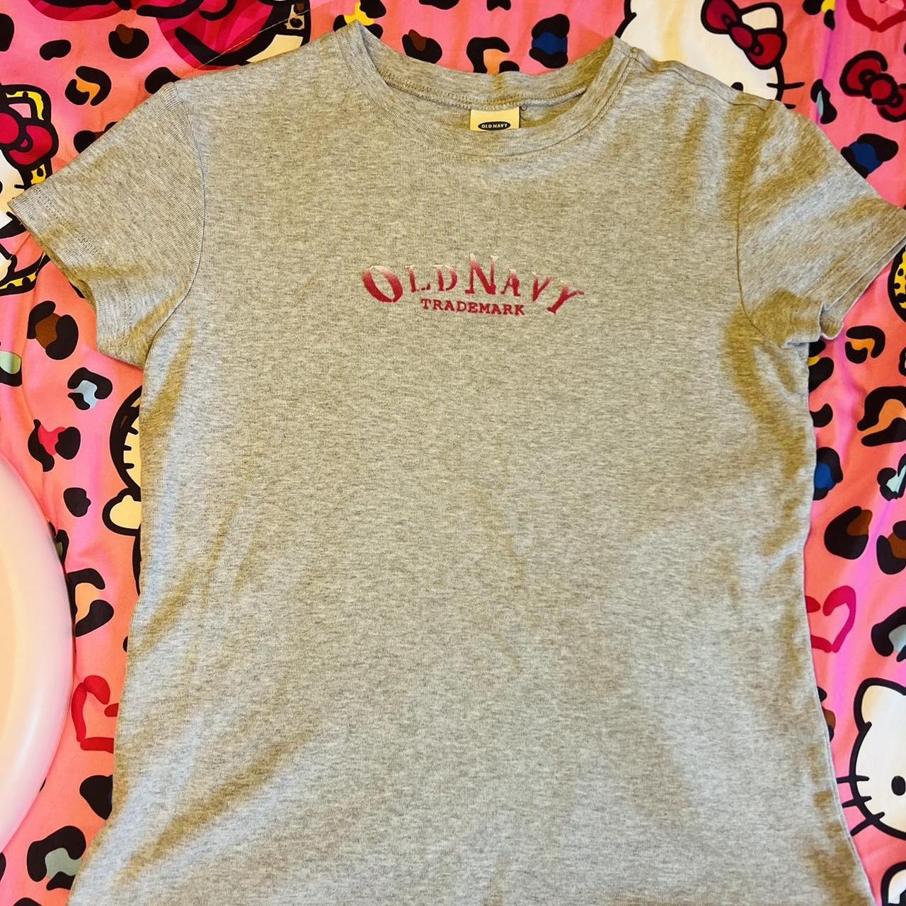 Old Navy Tee - Depop